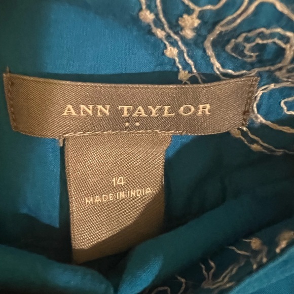 Ann Taylor blue with white embroidery‎ skirt sz 14 - Picture 3 of 4